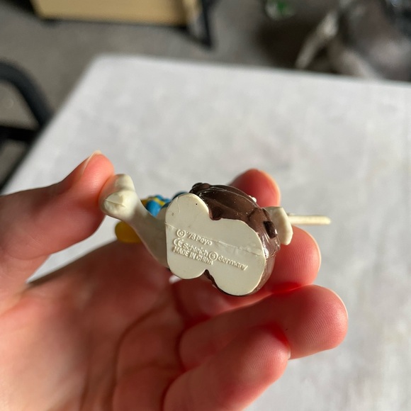 Blue and White Toy Figure with Yellow Balloon Smurfs - Picture 5 of 6